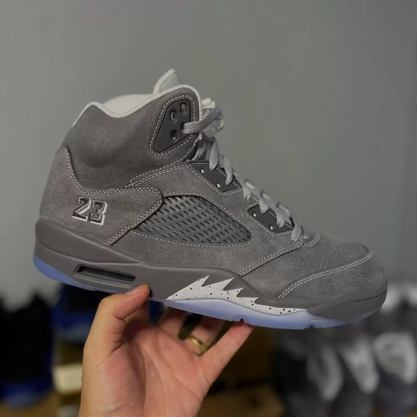空氣喬丹 5 "狼灰色 "2026 年 1 月發佈 Nike, Jordan Brand, Air Jordan 5 Wolf Grey, Air Jordan 5 - 空氣喬丹 5 "狼灰色 "2026 年 1 月發佈