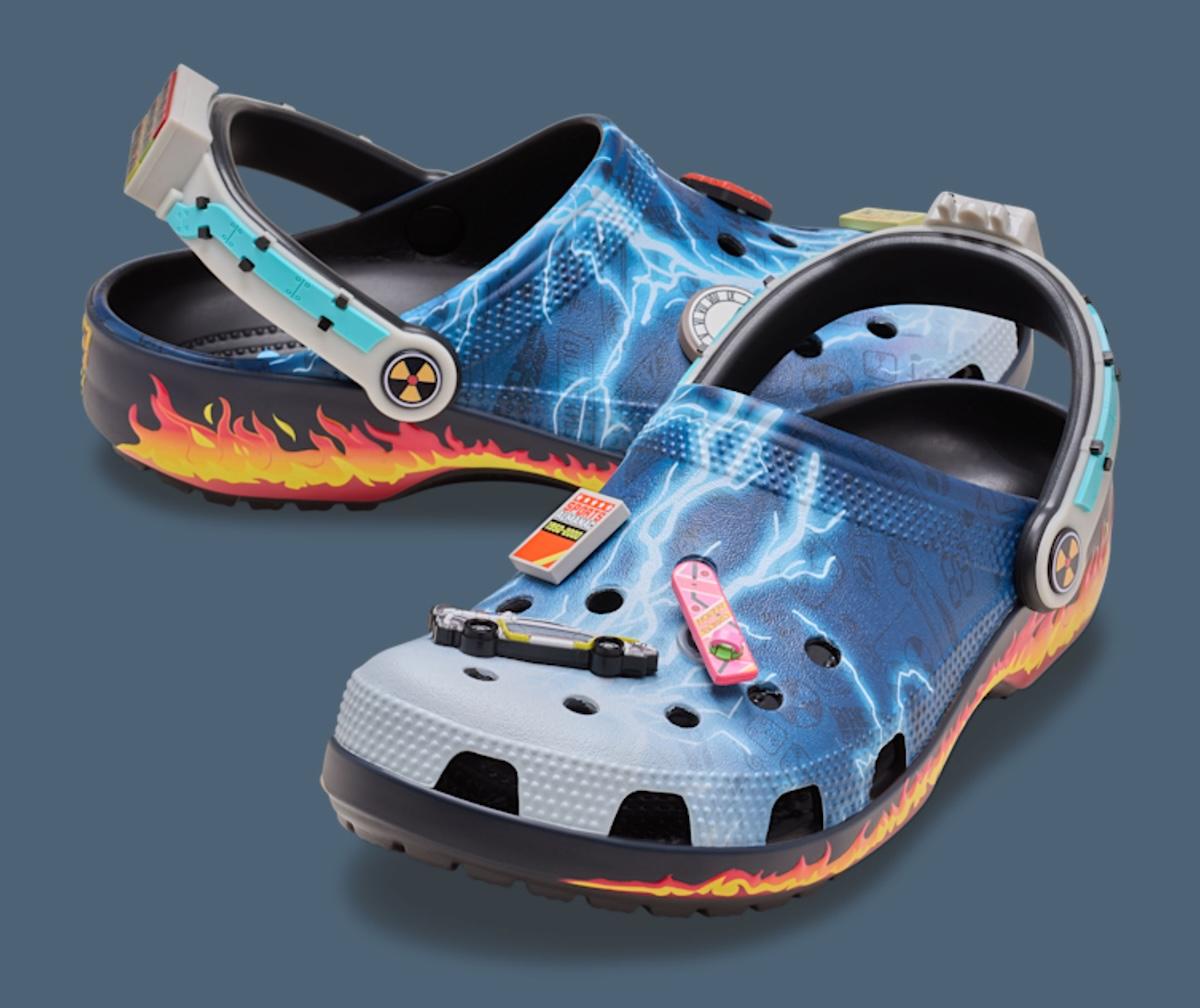 回到未來》x Crocs 經典木屐引入標志性的雷擊場景 Crocs - 回到未來》x Crocs 經典木屐引入標志性的雷擊場景