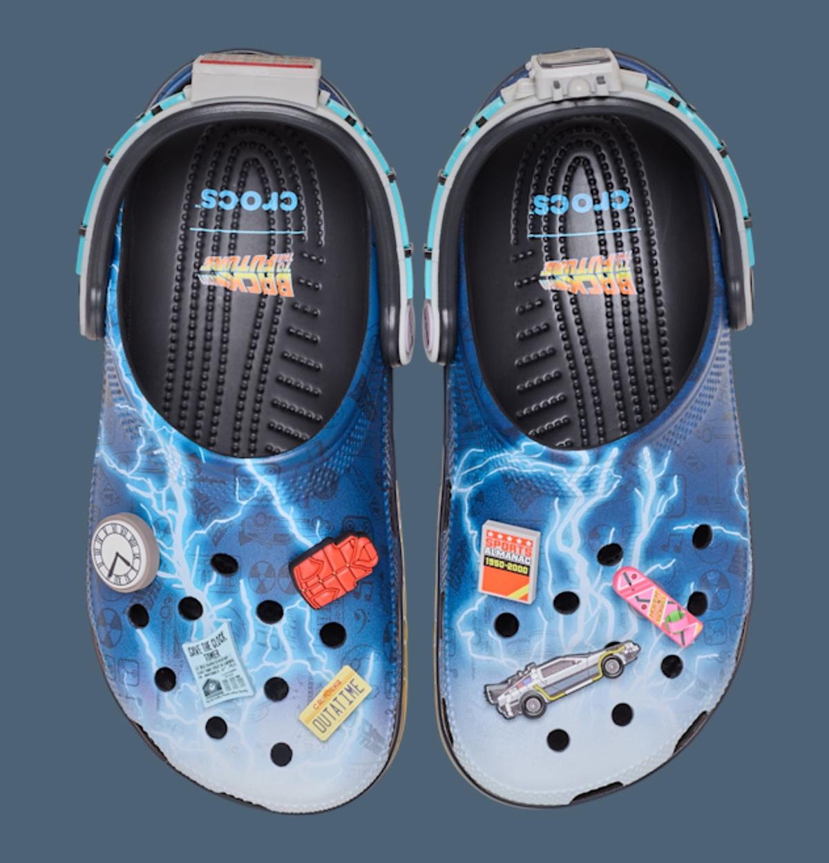 回到未來》x Crocs 經典木屐引入標志性的雷擊場景 Crocs - 回到未來》x Crocs 經典木屐引入標志性的雷擊場景