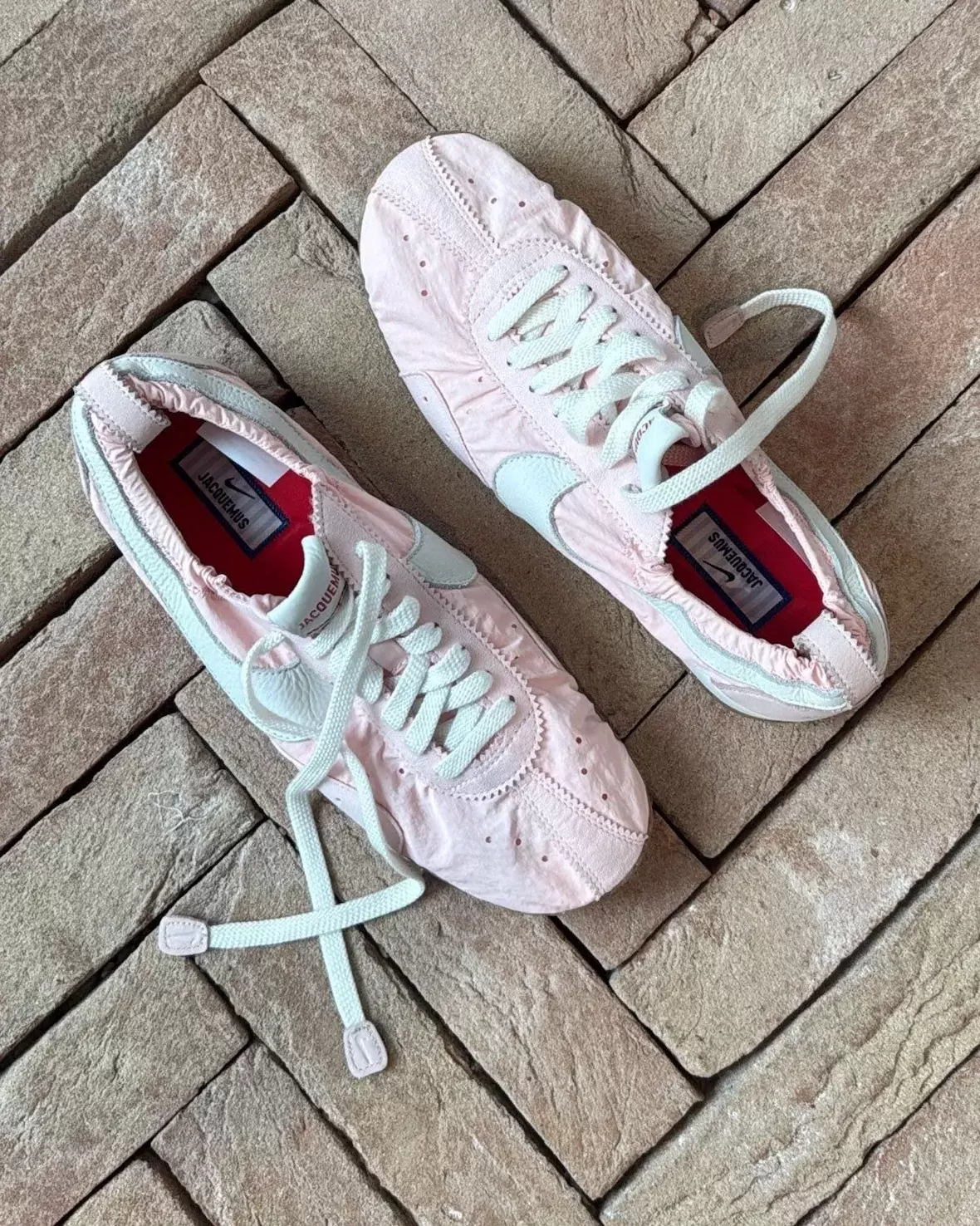 Jacquemus x Nike 月亮鞋 "粉色 "2026 年 2 月發佈 Nike Waffle Racer, Nike, Jacquemus - Jacquemus x Nike 月亮鞋 "粉色 "2026 年 2 月發佈
