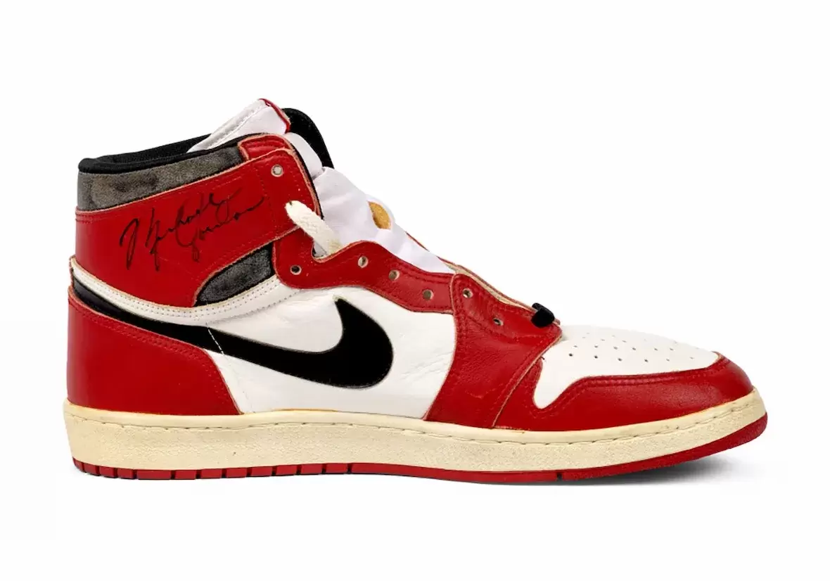 法瑞爾的 JOOPITER 推出 "喬丹的喬丹鞋 "拍賣會,拍賣米高-喬丹穿過比賽的運動鞋 Air Jordan 9, Air Jordan 8, Air Jordan 11, Air Jordan 1 - 法瑞爾的 JOOPITER 推出 "喬丹的喬丹鞋 "拍賣會,拍賣米高-喬丹穿過比賽的運動鞋