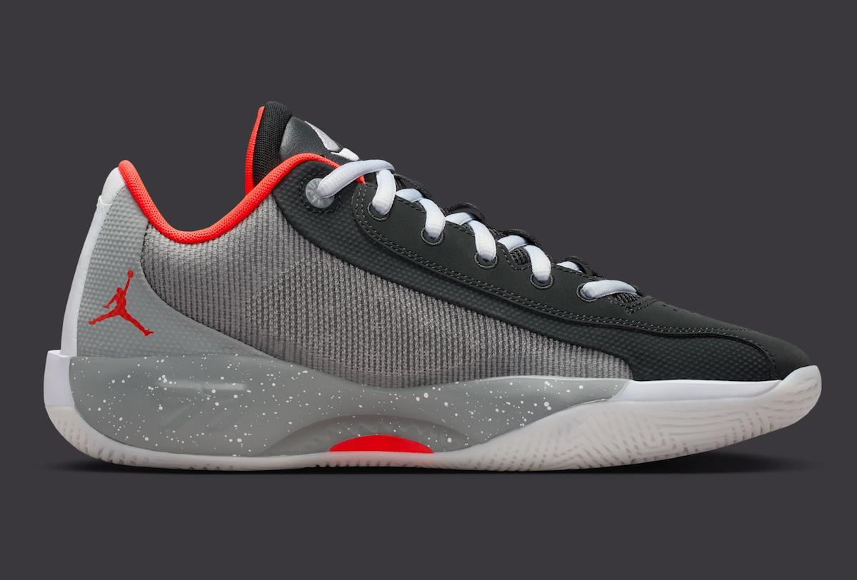 Nike, Jordan Luka .77 - 喬丹-盧卡 .77 "太空領航員 "與鴿子灌籃相似