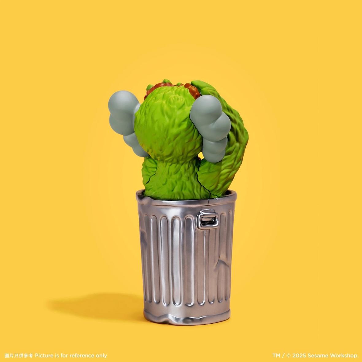 KAWS x 芝麻街搪膠公仔喚醒童年記憶 KAWS - KAWS x 芝麻街搪膠公仔喚醒童年記憶