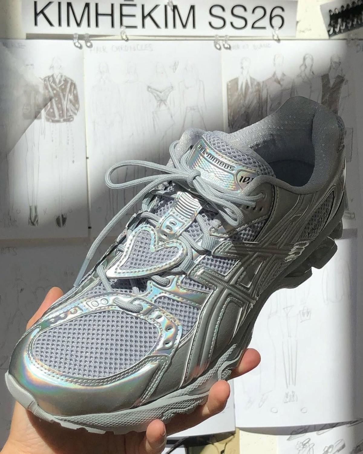 ASICS 攜 KIMHĒKIM 的心形裝飾 GEL-Nimbus 10.1 走進天橋 ASICS Gel Nimbus, asics - ASICS 攜 KIMHĒKIM 的心形裝飾 GEL-Nimbus 10.1 走進天橋