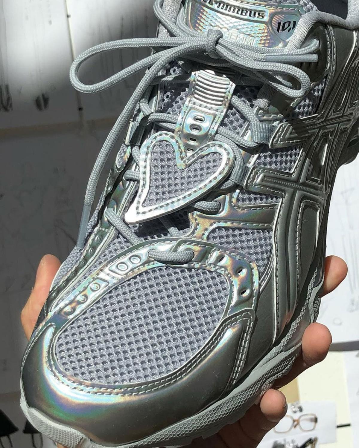 ASICS 攜 KIMHĒKIM 的心形裝飾 GEL-Nimbus 10.1 走進天橋 ASICS Gel Nimbus, asics - ASICS 攜 KIMHĒKIM 的心形裝飾 GEL-Nimbus 10.1 走進天橋