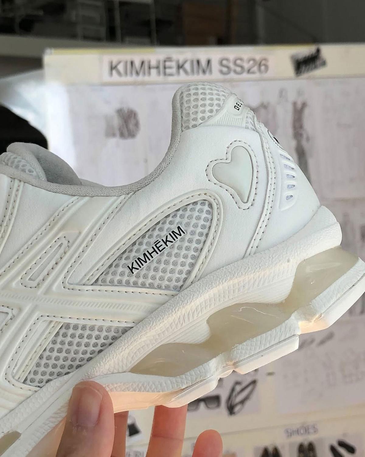 ASICS 攜 KIMHĒKIM 的心形裝飾 GEL-Nimbus 10.1 走進天橋 ASICS Gel Nimbus, asics - ASICS 攜 KIMHĒKIM 的心形裝飾 GEL-Nimbus 10.1 走進天橋