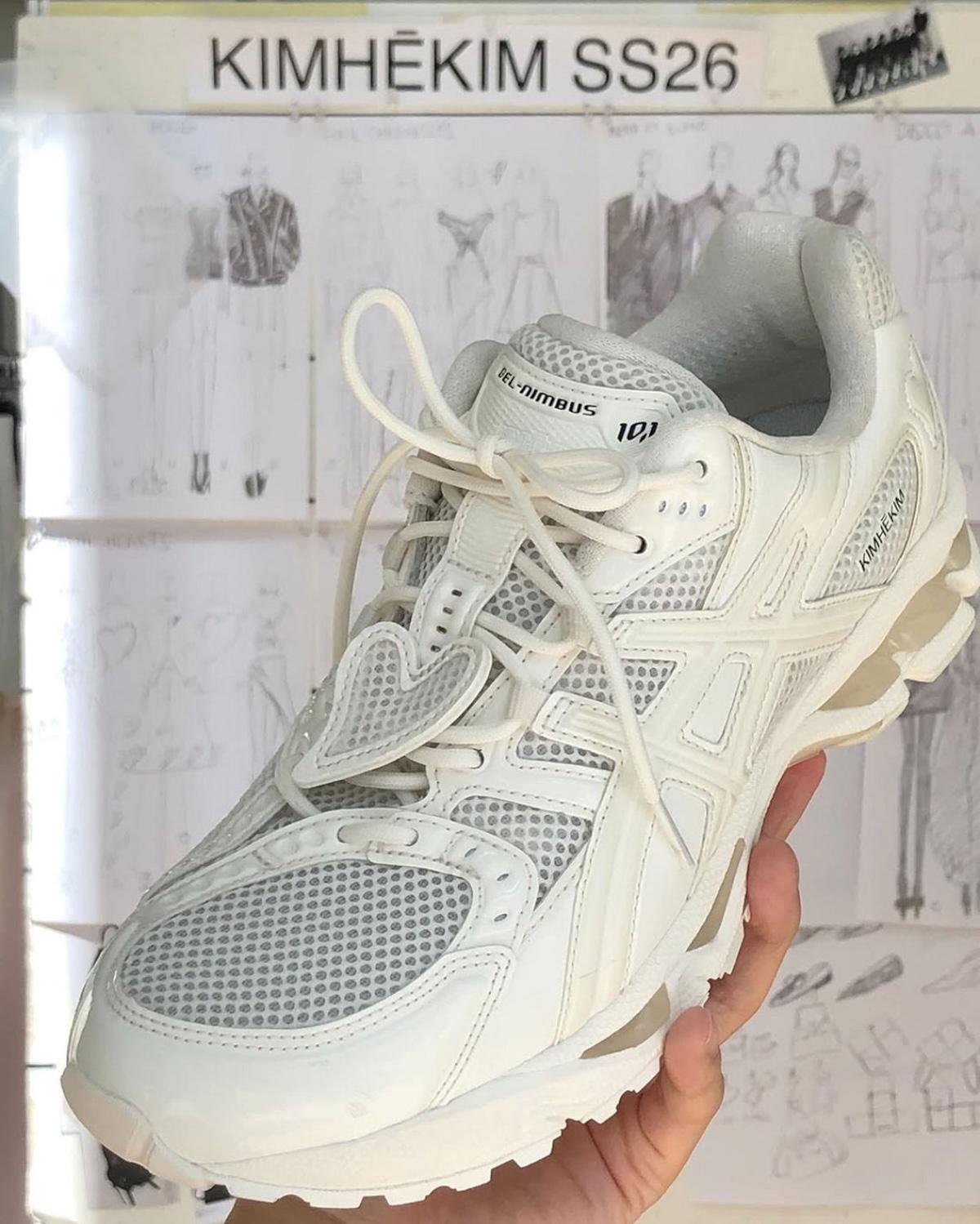 ASICS 攜 KIMHĒKIM 的心形裝飾 GEL-Nimbus 10.1 走進天橋 ASICS Gel Nimbus, asics - ASICS 攜 KIMHĒKIM 的心形裝飾 GEL-Nimbus 10.1 走進天橋