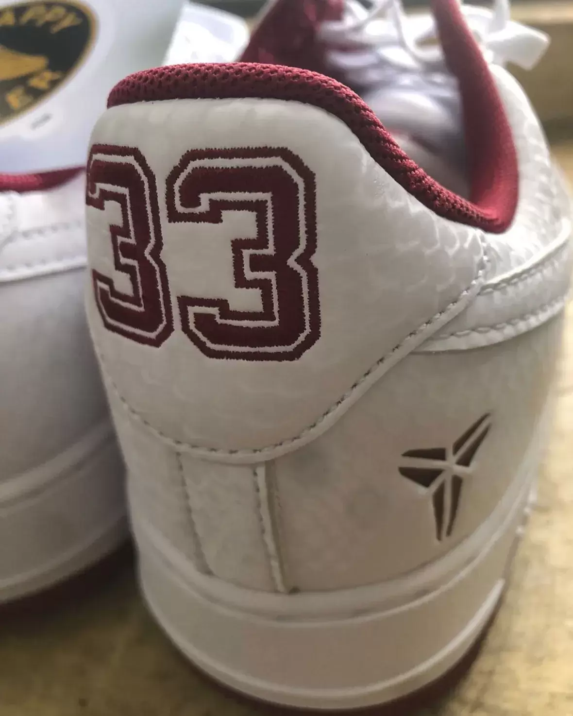 第一眼:科比-布萊恩特 x 耐克 Air Force 1 Low "Lower Merion Aces" (主場) Nike Air Force 1 Low, Nike Air Force 1, Nike, Kobe Bryant Shoes - 第一眼:科比-布萊恩特 x 耐克 Air Force 1 Low "Lower Merion Aces" (主場)