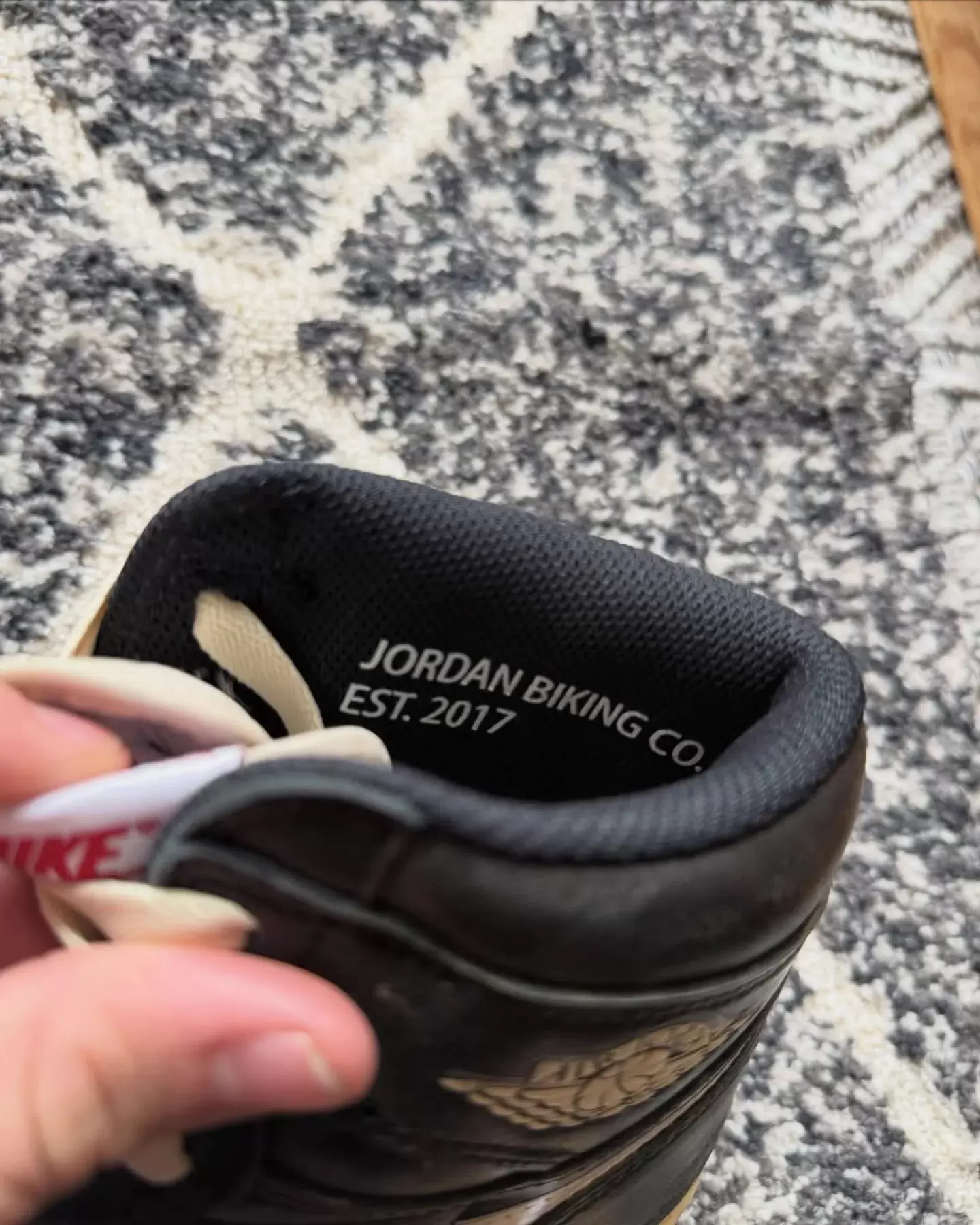 奈傑爾-希爾維斯特 x Air Jordan 1 High OG "Better With Time" 樣品曝光 Nigel Sylvester x Air Jordan 1, Nigel Sylvester, Air Jordan 1, Air Jordan - 奈傑爾-希爾維斯特 x Air Jordan 1 High OG "Better With Time" 樣品曝光