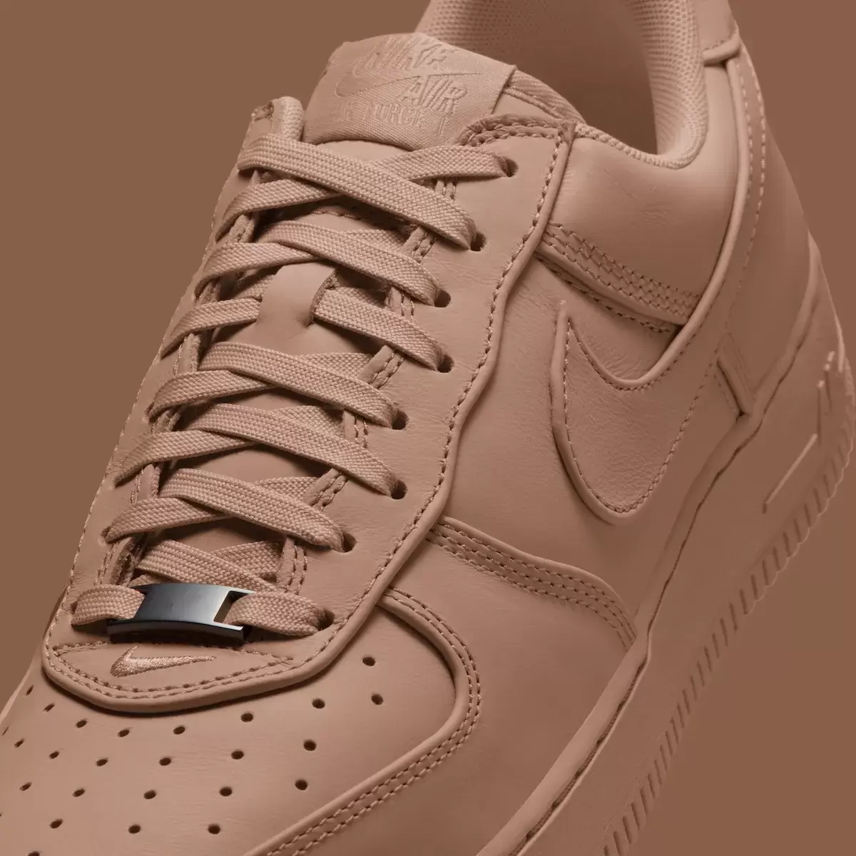 耐克 Air Force 1 Low 採用單色 "Vachetta Tan "外觀 Nike Air Force 1 Low, Nike Air Force 1, Nike - 耐克 Air Force 1 Low 採用單色 "Vachetta Tan "外觀