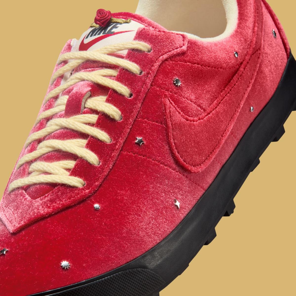 耐克 Astro Grabber "紅色天鵝絨 "配以玫瑰和星星 Nike Astro Grabber, Nike - 耐克 Astro Grabber "紅色天鵝絨 "配以玫瑰和星星