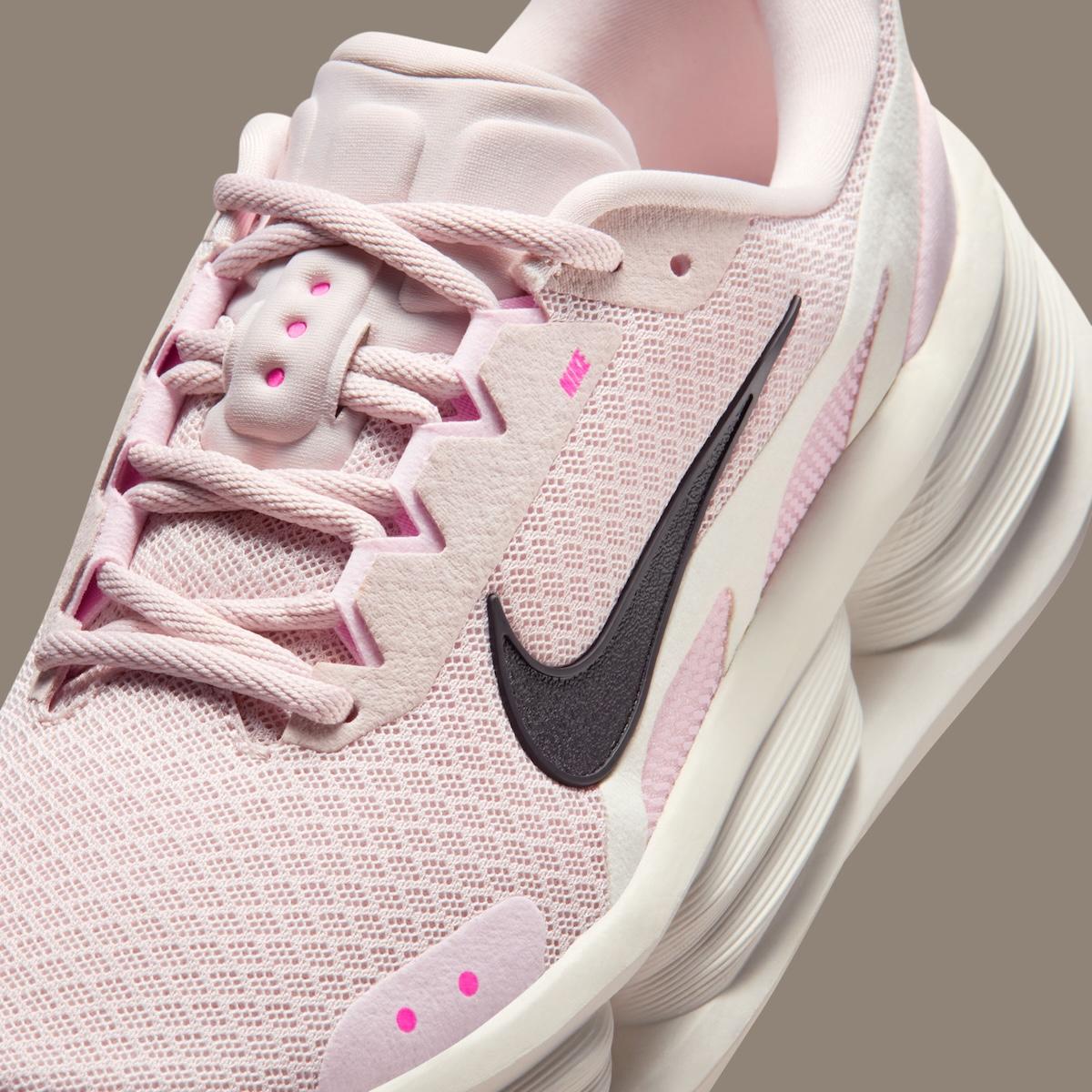 耐克舒適馳騁 2025 年秋季新品亮相,採用 EasyOn 鞋跟設計 Nike Comfort Ride, Nike - 耐克舒適馳騁 2025 年秋季新品亮相,採用 EasyOn 鞋跟設計
