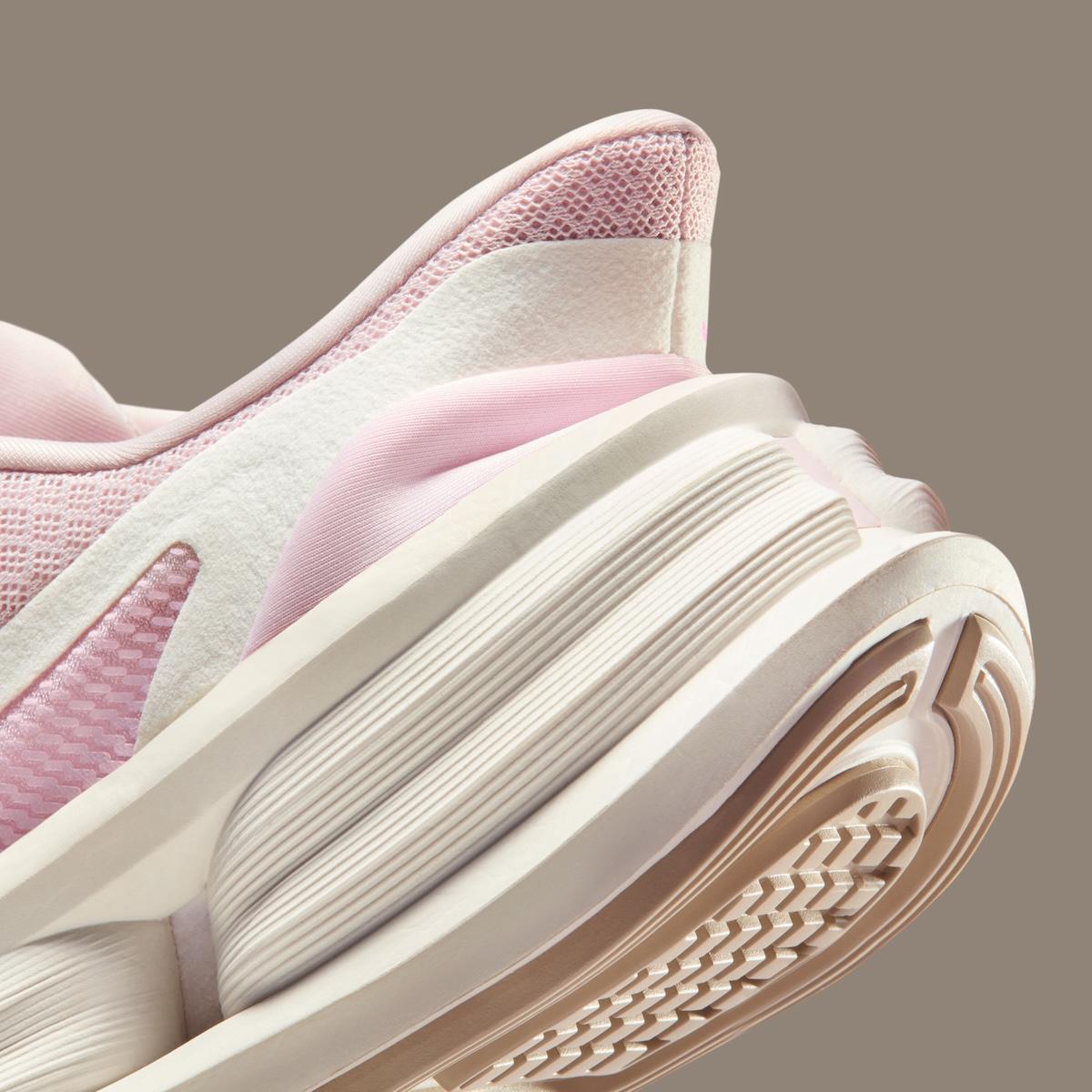 耐克舒適馳騁 2025 年秋季新品亮相,採用 EasyOn 鞋跟設計 Nike Comfort Ride, Nike - 耐克舒適馳騁 2025 年秋季新品亮相,採用 EasyOn 鞋跟設計