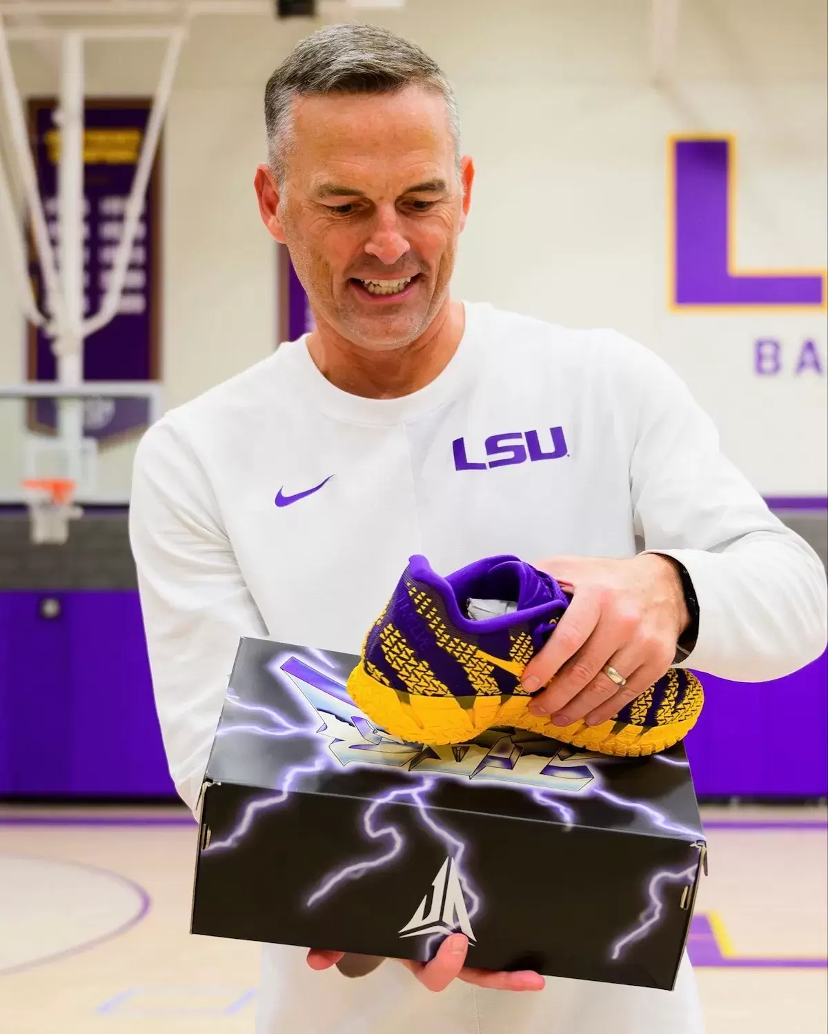 耐克 Ja 3 "LSU Tigers" PE 在 2025-26 賽季前亮相 Nike Ja 3, Nike, Ja Morant - 耐克 Ja 3 "LSU Tigers" PE 在 2025-26 賽季前亮相