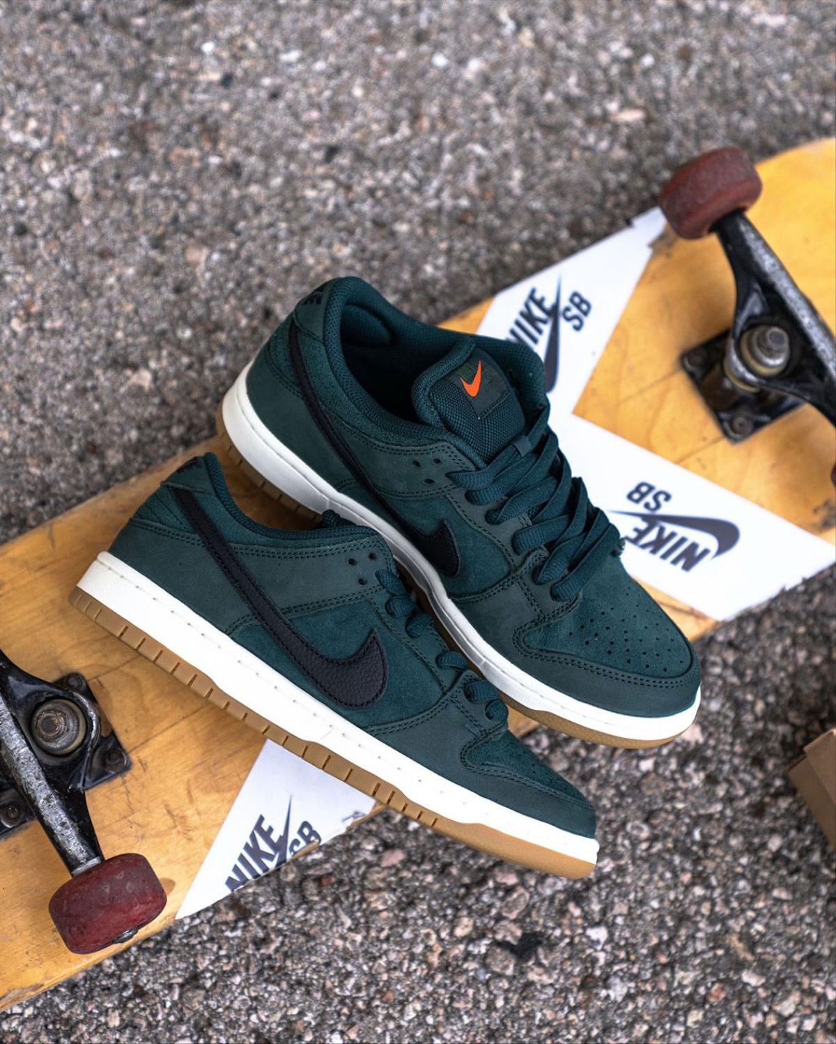 耐克 SB Dunk Low "深杉 "加入品牌橙標系列 Nike SB Dunk Low, Nike SB, Nike - 耐克 SB Dunk Low "深杉 "加入品牌橙標系列