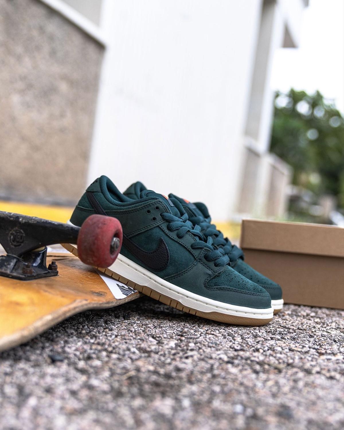 耐克 SB Dunk Low "深杉 "加入品牌橙標系列 Nike SB Dunk Low, Nike SB, Nike - 耐克 SB Dunk Low "深杉 "加入品牌橙標系列