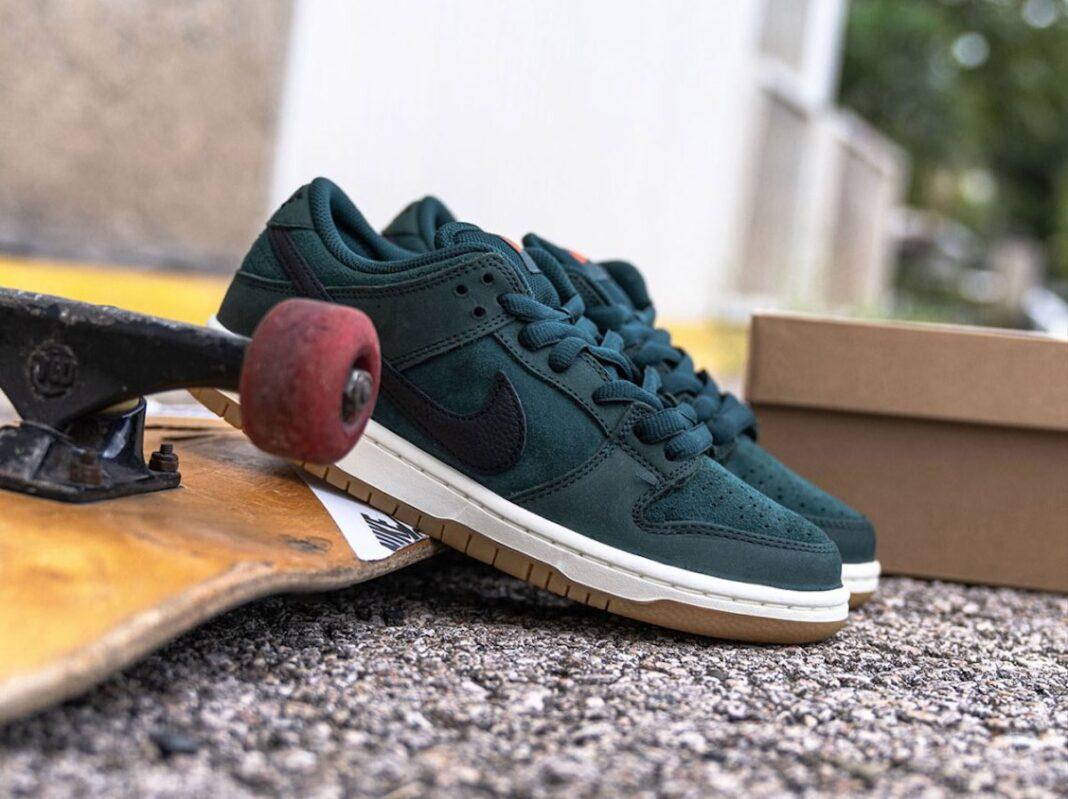 Nike SB Dunk Low, Nike SB, Nike - 耐克 SB Dunk Low "深杉 "加入品牌橙標系列