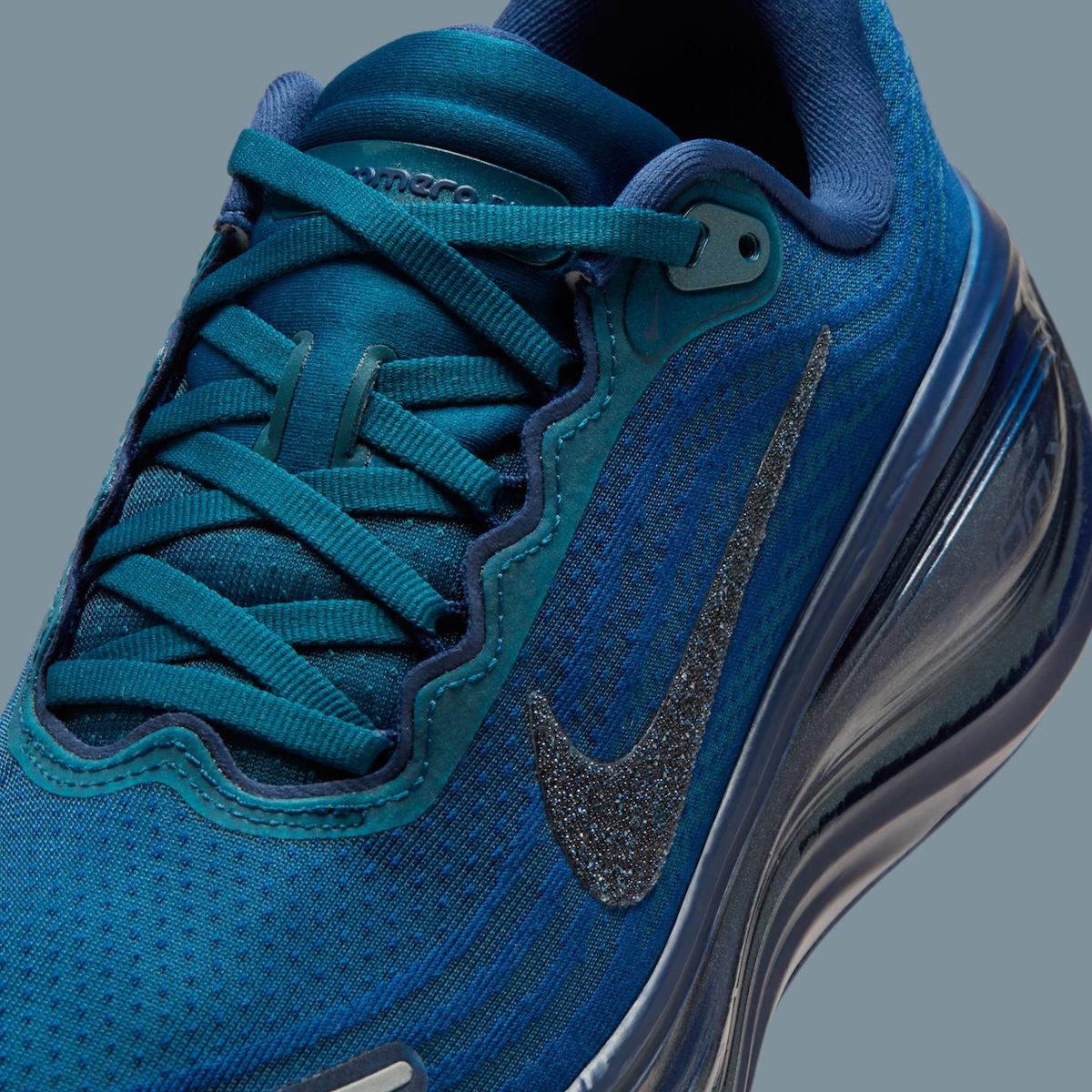 耐克用施華洛世奇水晶重新打造 Vomero Plus Swarovski, Nike Vomero Plus, Nike - 耐克用施華洛世奇水晶重新打造 Vomero Plus