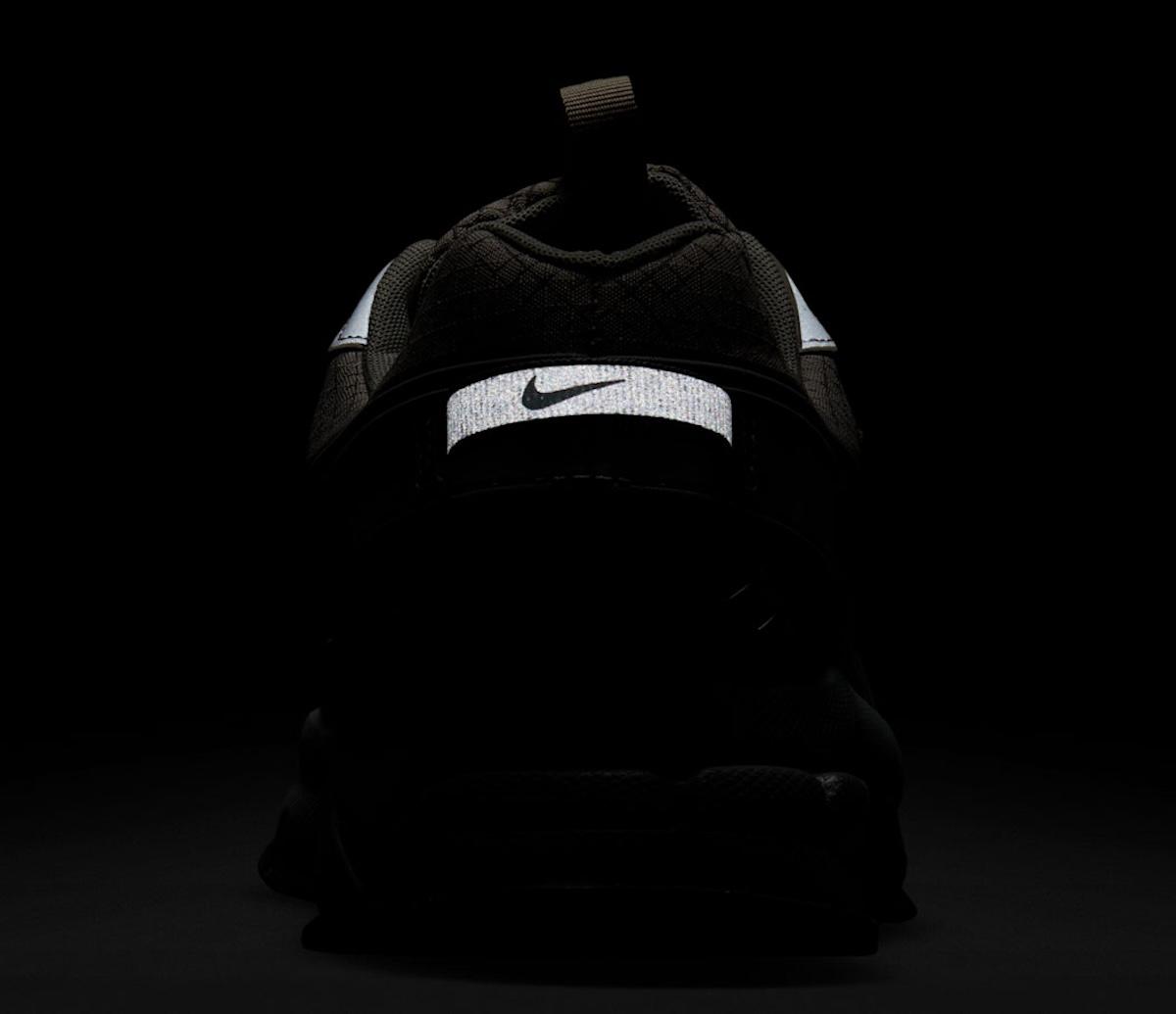 耐克 Zoom Vomero 5 Roam "金屬錫 "是 2025 年秋季必備的科技服飾 Nike Zoom Vomero 5, Nike - 耐克 Zoom Vomero 5 Roam "金屬錫 "是 2025 年秋季必備的科技服飾