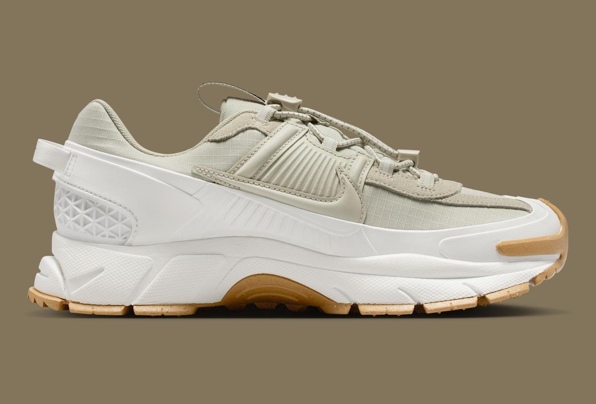 Nike Zoom Vomero 5, Nike - 耐克 Zoom Vomero 5 Roam 分為 "帆 "和 "淺石 "兩種顏色