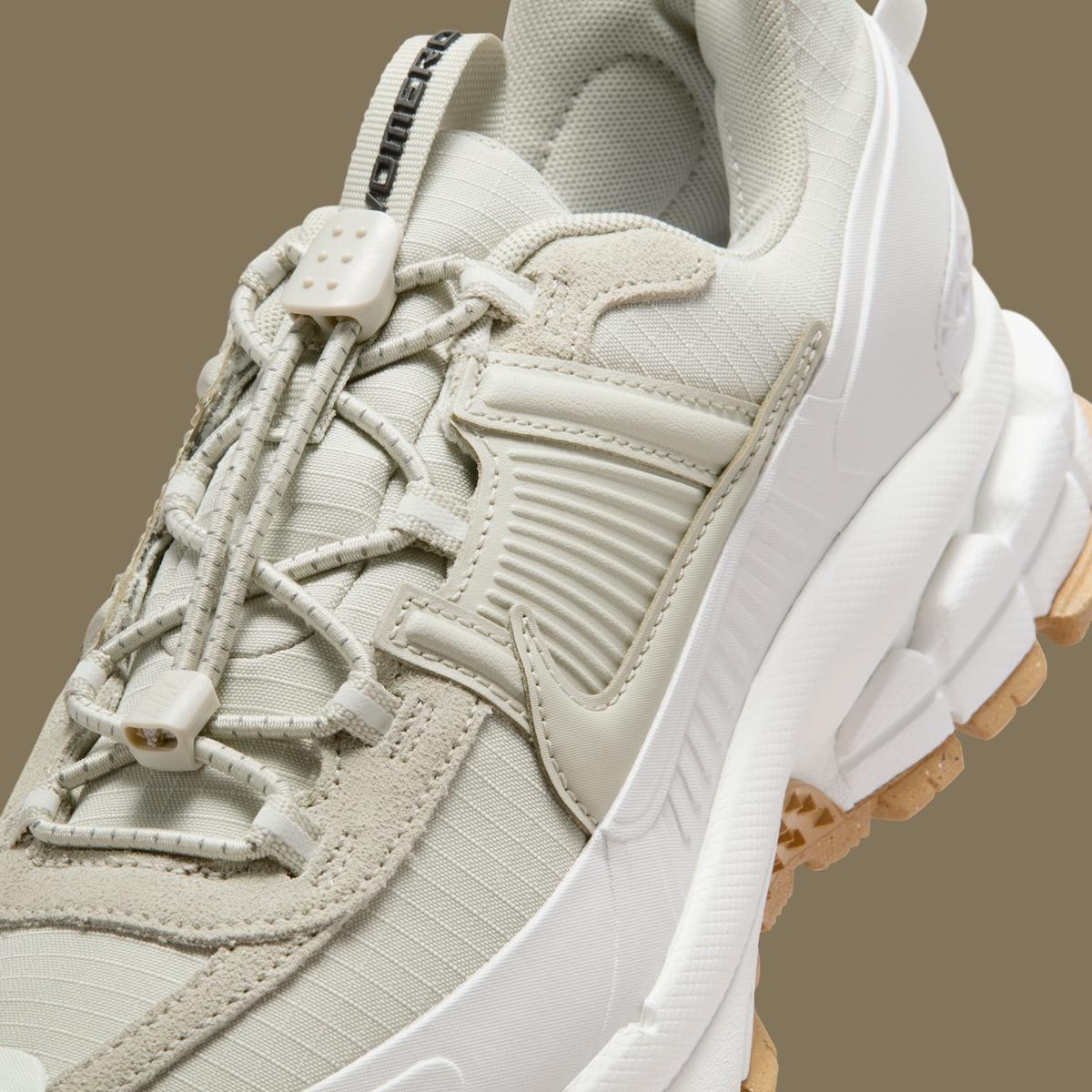 Nike Zoom Vomero 5, Nike - 耐克 Zoom Vomero 5 Roam 分為 "帆 "和 "淺石 "兩種顏色
