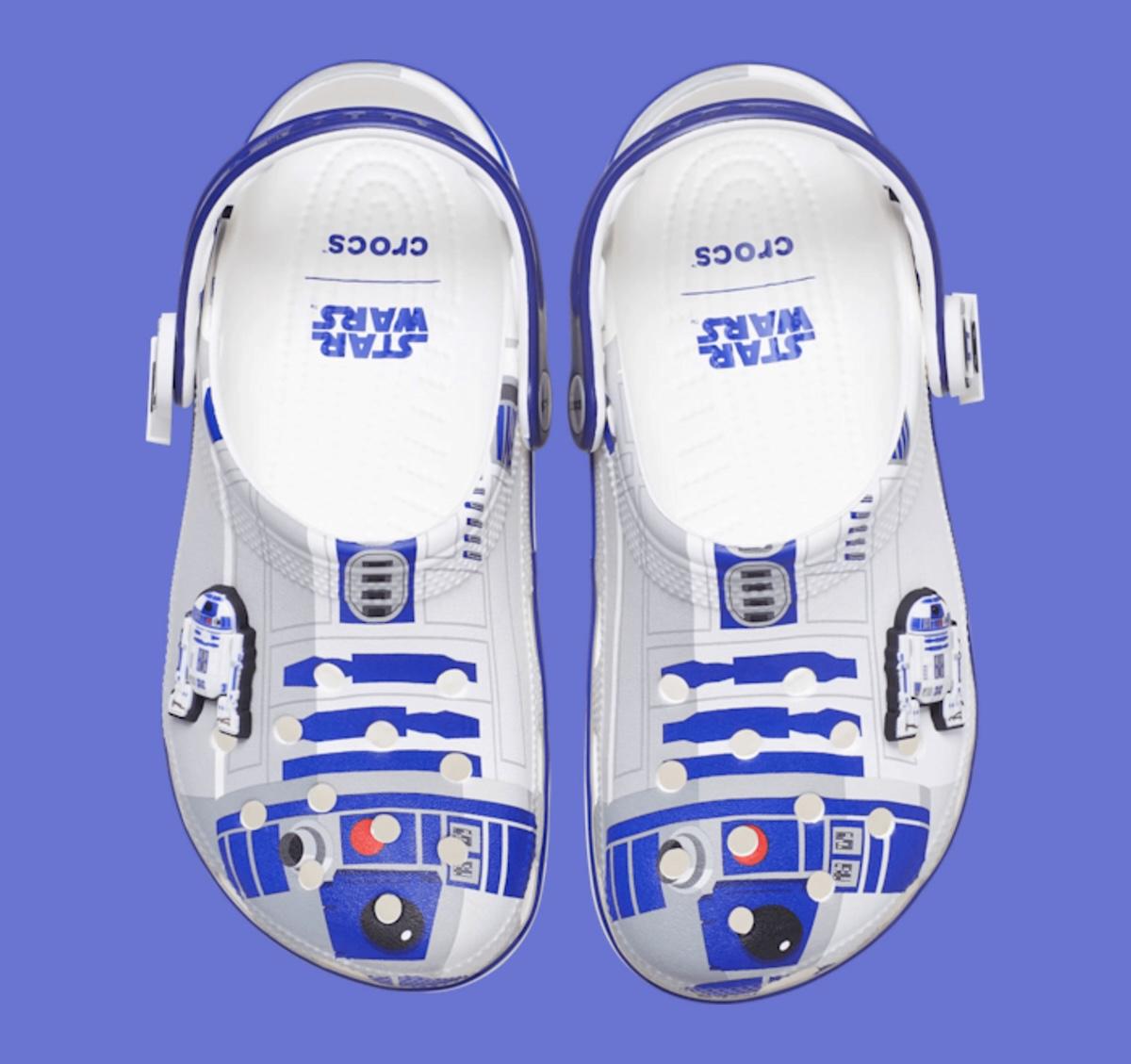 星球大戰》x Crocs 經典木屐鞋 "達斯-維達 "和 "R2-D2"10 月 29 日發售 Star Wars, Crocs - 星球大戰》x Crocs 經典木屐鞋 "達斯-維達 "和 "R2-D2"10 月 29 日發售