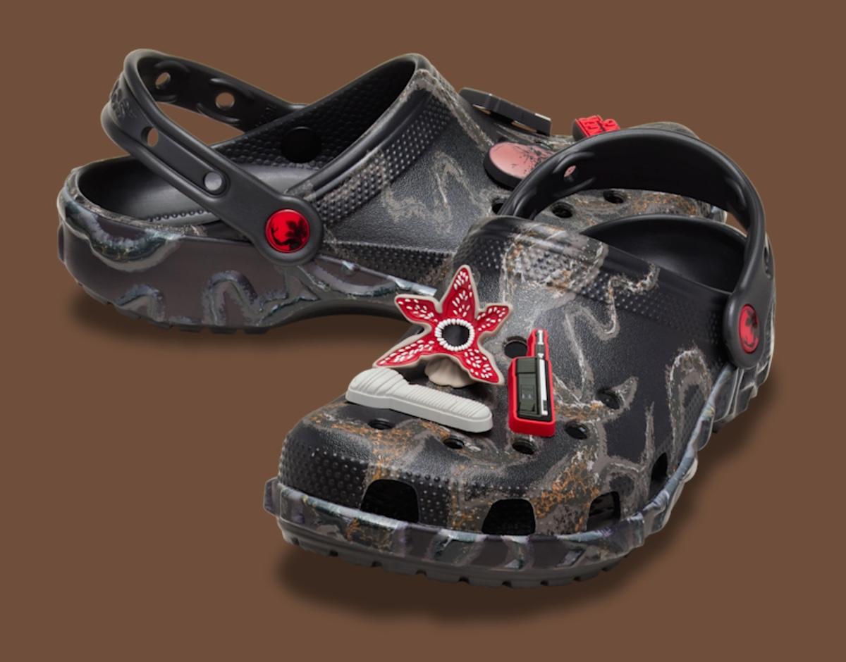 怪奇物語 x Crocs 經典木屐向《天翻地覆》和《地獄火俱樂部》致敬 Crocs - 怪奇物語 x Crocs 經典木屐向《天翻地覆》和《地獄火俱樂部》致敬