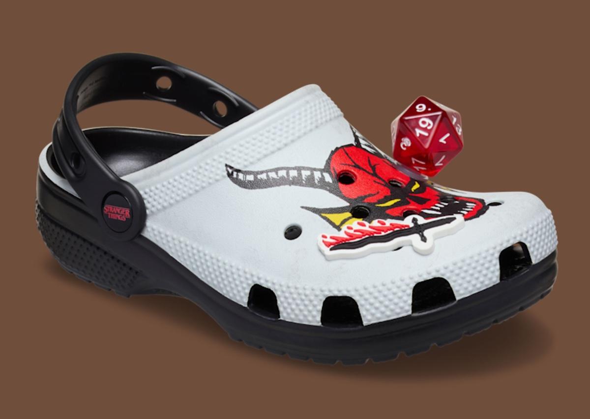 怪奇物語 x Crocs 經典木屐向《天翻地覆》和《地獄火俱樂部》致敬 Crocs - 怪奇物語 x Crocs 經典木屐向《天翻地覆》和《地獄火俱樂部》致敬