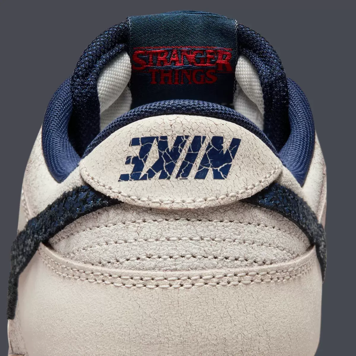 怪奇物語》x 耐克 Dunk Low 2025 年假日發佈 Stranger Things, Nike Dunk Low, Nike - 怪奇物語》x 耐克 Dunk Low 2025 年假日發佈