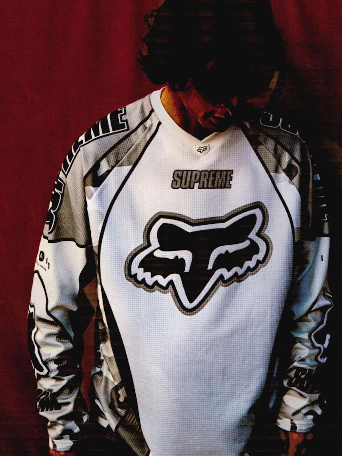 Supreme 和 Fox Racing 聯合推出 2025 秋冬系列,向 DMX 的傳奇致敬 Supreme - Supreme 和 Fox Racing 聯合推出 2025 秋冬系列,向 DMX 的傳奇致敬