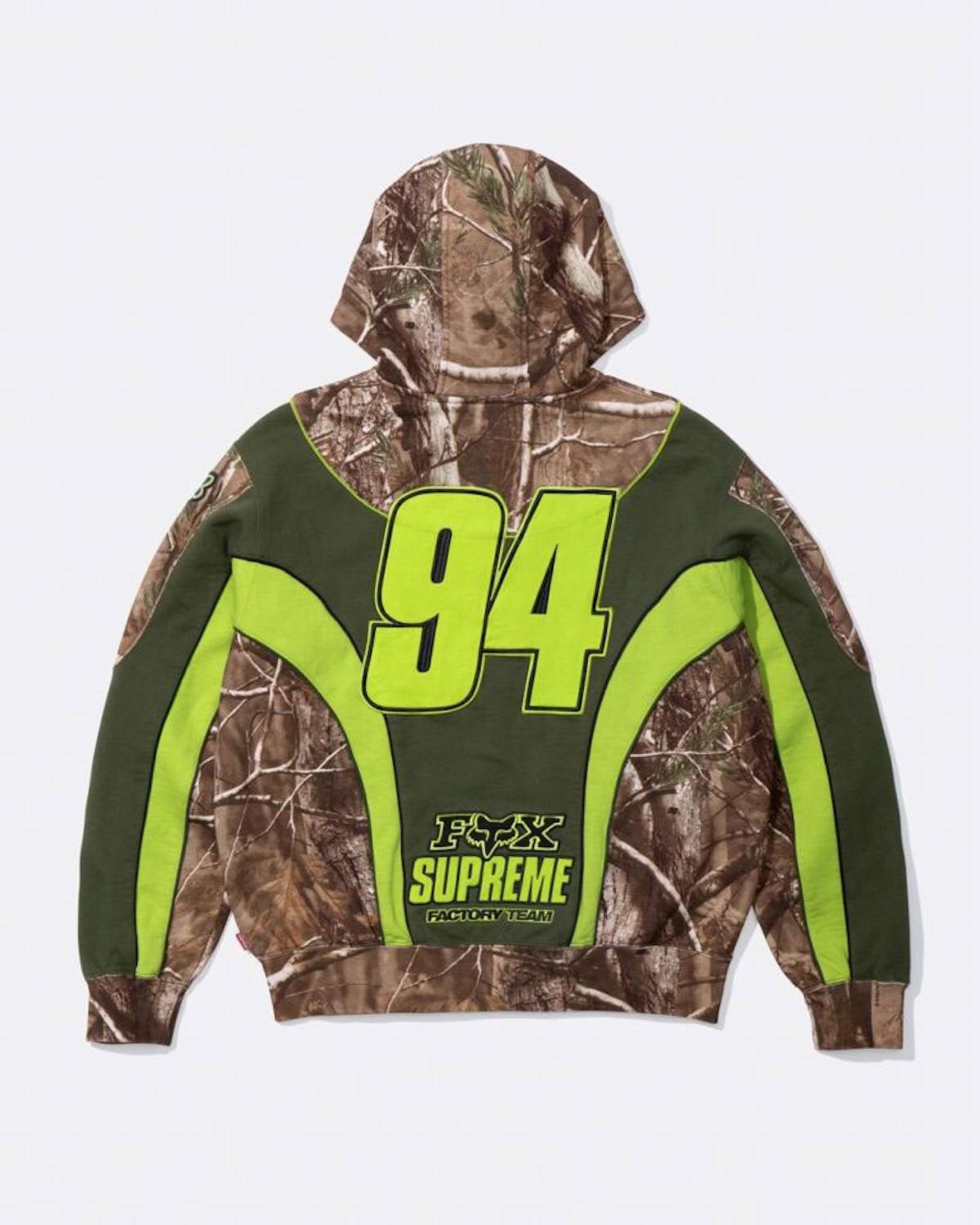 Supreme 和 Fox Racing 聯合推出 2025 秋冬系列,向 DMX 的傳奇致敬 Supreme - Supreme 和 Fox Racing 聯合推出 2025 秋冬系列,向 DMX 的傳奇致敬