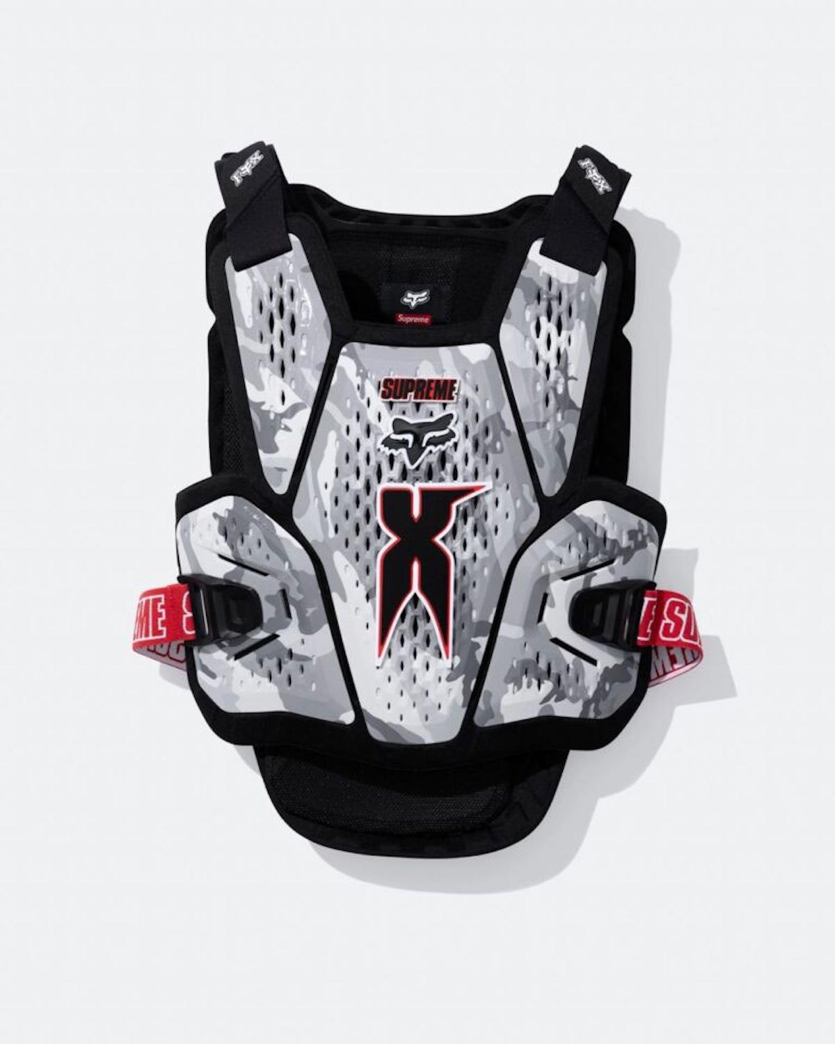 Supreme 和 Fox Racing 聯合推出 2025 秋冬系列,向 DMX 的傳奇致敬 Supreme - Supreme 和 Fox Racing 聯合推出 2025 秋冬系列,向 DMX 的傳奇致敬