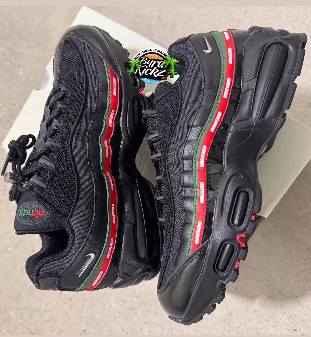 第一眼:Undefeated x Nike Air Max 95 "黑色"(2025 年) Undefeated, Nike Air Max 95, Nike - 第一眼:Undefeated x Nike Air Max 95 "黑色"(2025 年)
