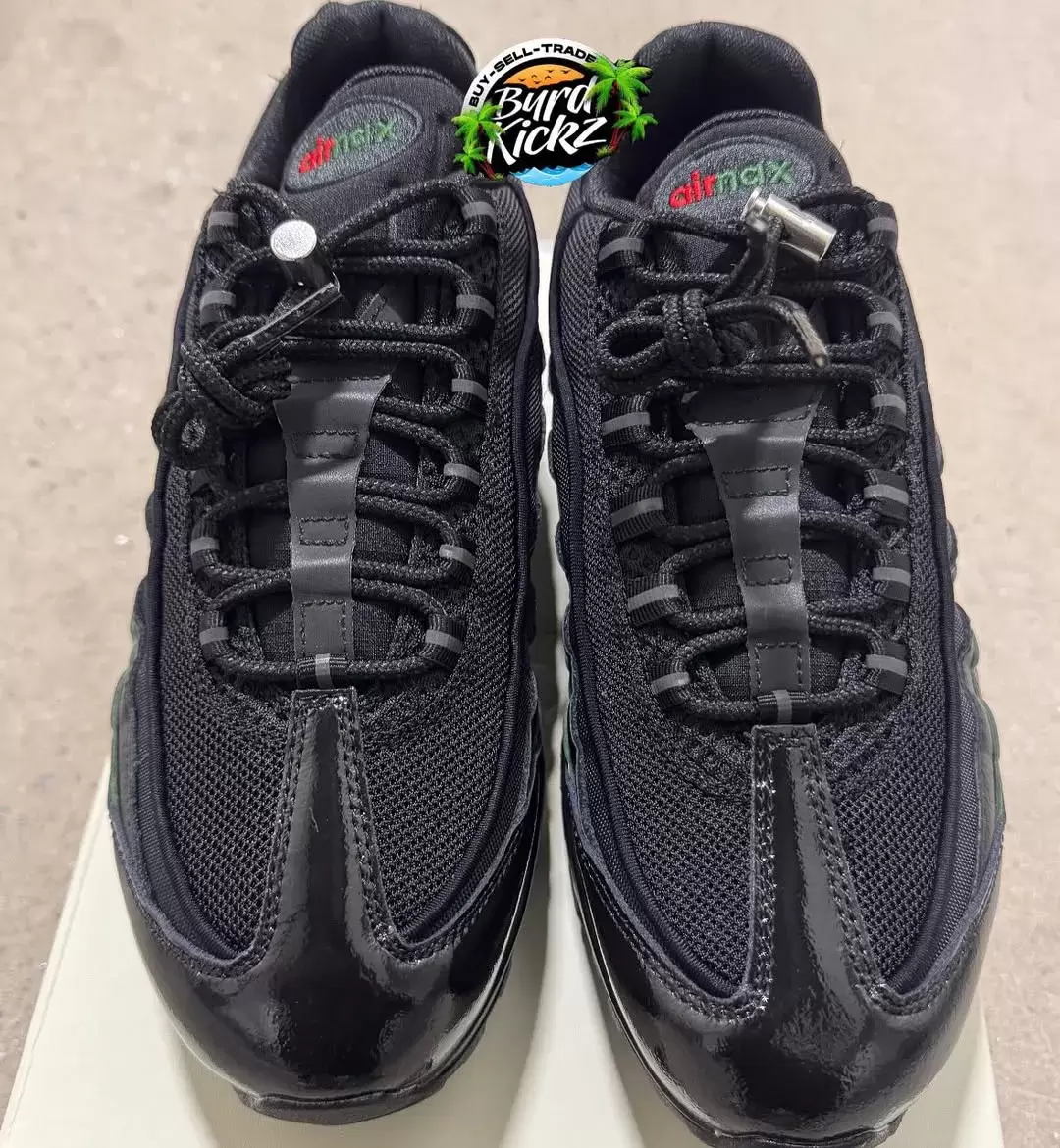 第一眼:Undefeated x Nike Air Max 95 "黑色"(2025 年) Undefeated, Nike Air Max 95, Nike - 第一眼:Undefeated x Nike Air Max 95 "黑色"(2025 年)