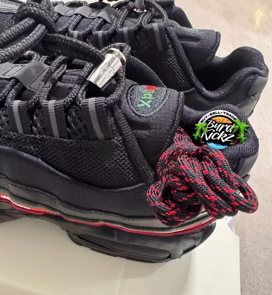 第一眼:Undefeated x Nike Air Max 95 "黑色"(2025 年) Undefeated, Nike Air Max 95, Nike - 第一眼:Undefeated x Nike Air Max 95 "黑色"(2025 年)