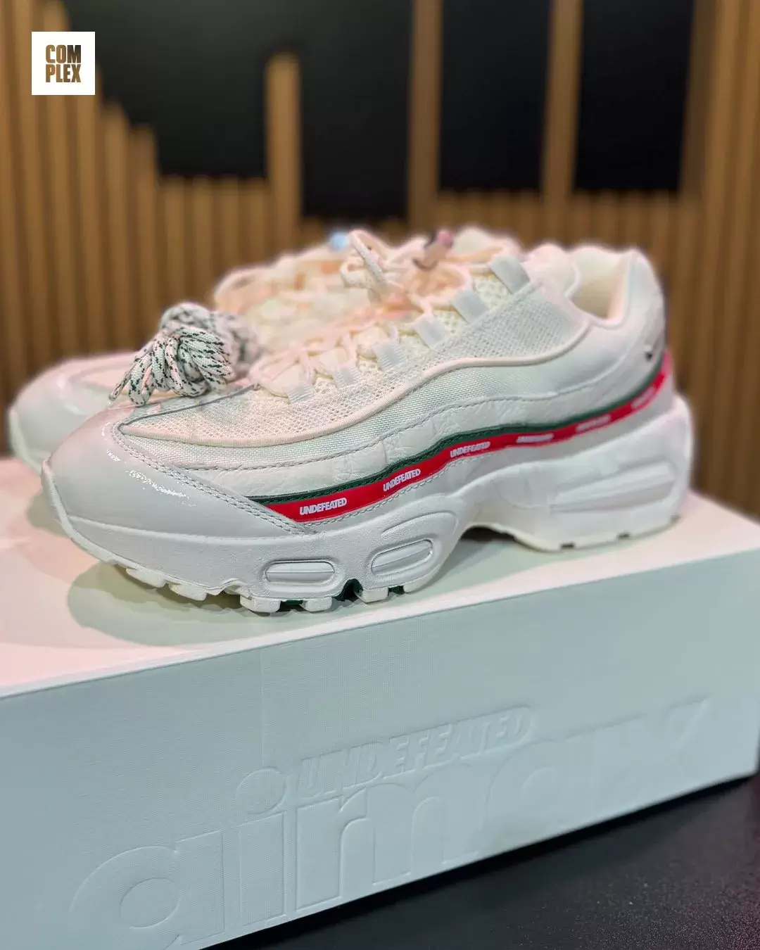 Undefeated, Nike Air Max 95, Nike - 第一印象：Undefeated x Nike Air Max 95 "Sail "系列