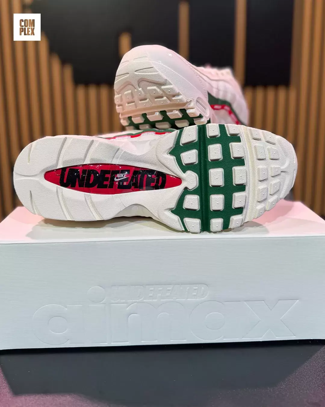 Undefeated, Nike Air Max 95, Nike - 第一印象：Undefeated x Nike Air Max 95 "Sail "系列