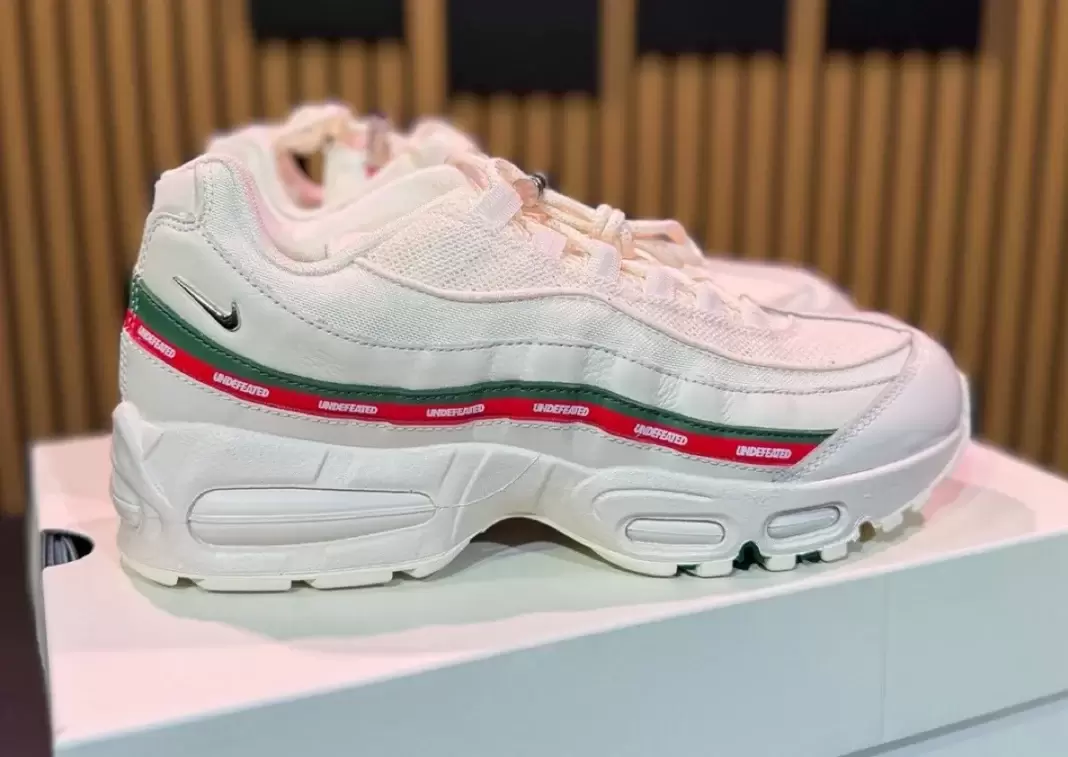 Undefeated, Nike Air Max 95, Nike - 第一印象：Undefeated x Nike Air Max 95 "Sail "系列