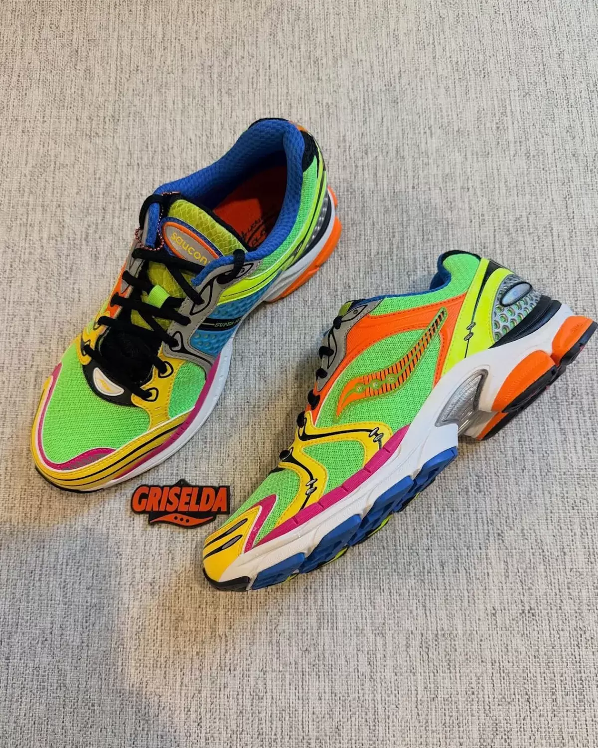 Westside Gunn x Saucony ProGrid Triumph 4 將於 2025 年 12 月發佈 Westside Gunn, Saucony Pro Grid Triumph 4, Saucony - Westside Gunn x Saucony ProGrid Triumph 4 將於 2025 年 12 月發佈