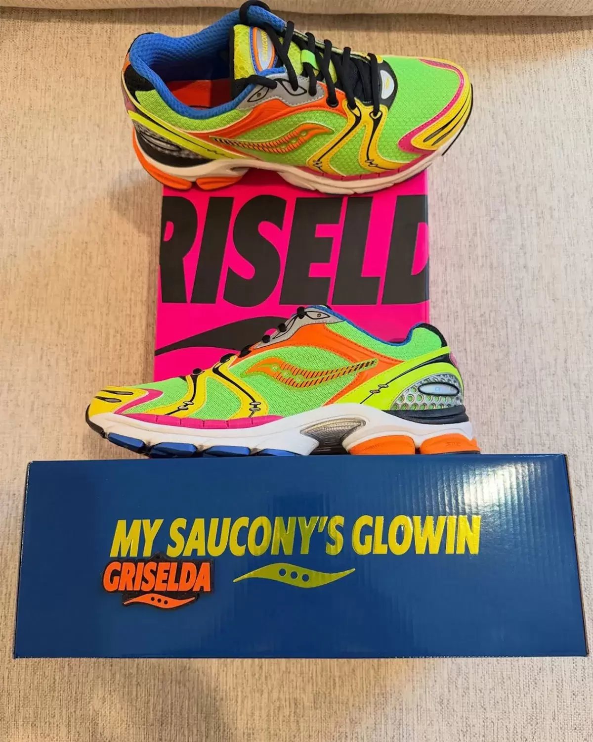 Westside Gunn x Saucony ProGrid Triumph 4 將於 2025 年 12 月發佈 Westside Gunn, Saucony Pro Grid Triumph 4, Saucony - Westside Gunn x Saucony ProGrid Triumph 4 將於 2025 年 12 月發佈