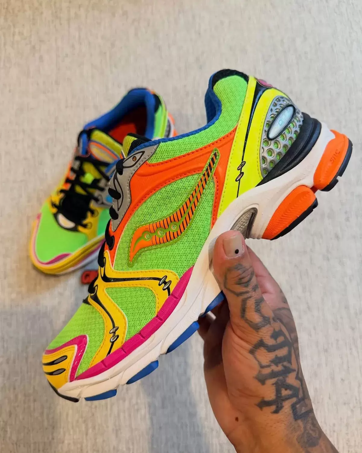 Westside Gunn x Saucony ProGrid Triumph 4 將於 2025 年 12 月發佈 Westside Gunn, Saucony Pro Grid Triumph 4, Saucony - Westside Gunn x Saucony ProGrid Triumph 4 將於 2025 年 12 月發佈