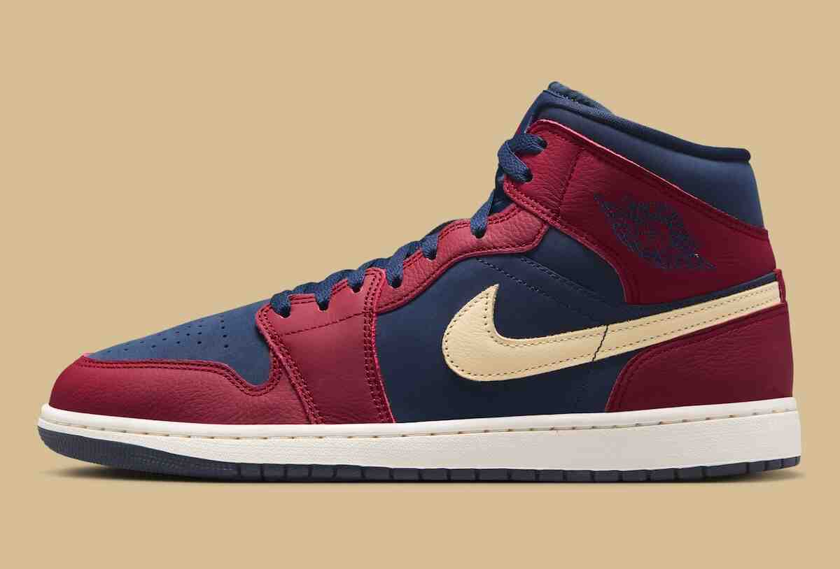 這款 Air Jordan 1 Mid 結合了團隊紅和黑曜石色 Air Jordan 1 Mid, Air Jordan 1, Air Jordan - 這款 Air Jordan 1 Mid 結合了團隊紅和黑曜石色