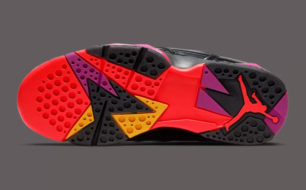 Sneaker Talk, Air Jordan 7, Air Jordan - 運動鞋話題：Air Jordan 7 "黑色漆皮 "運動鞋