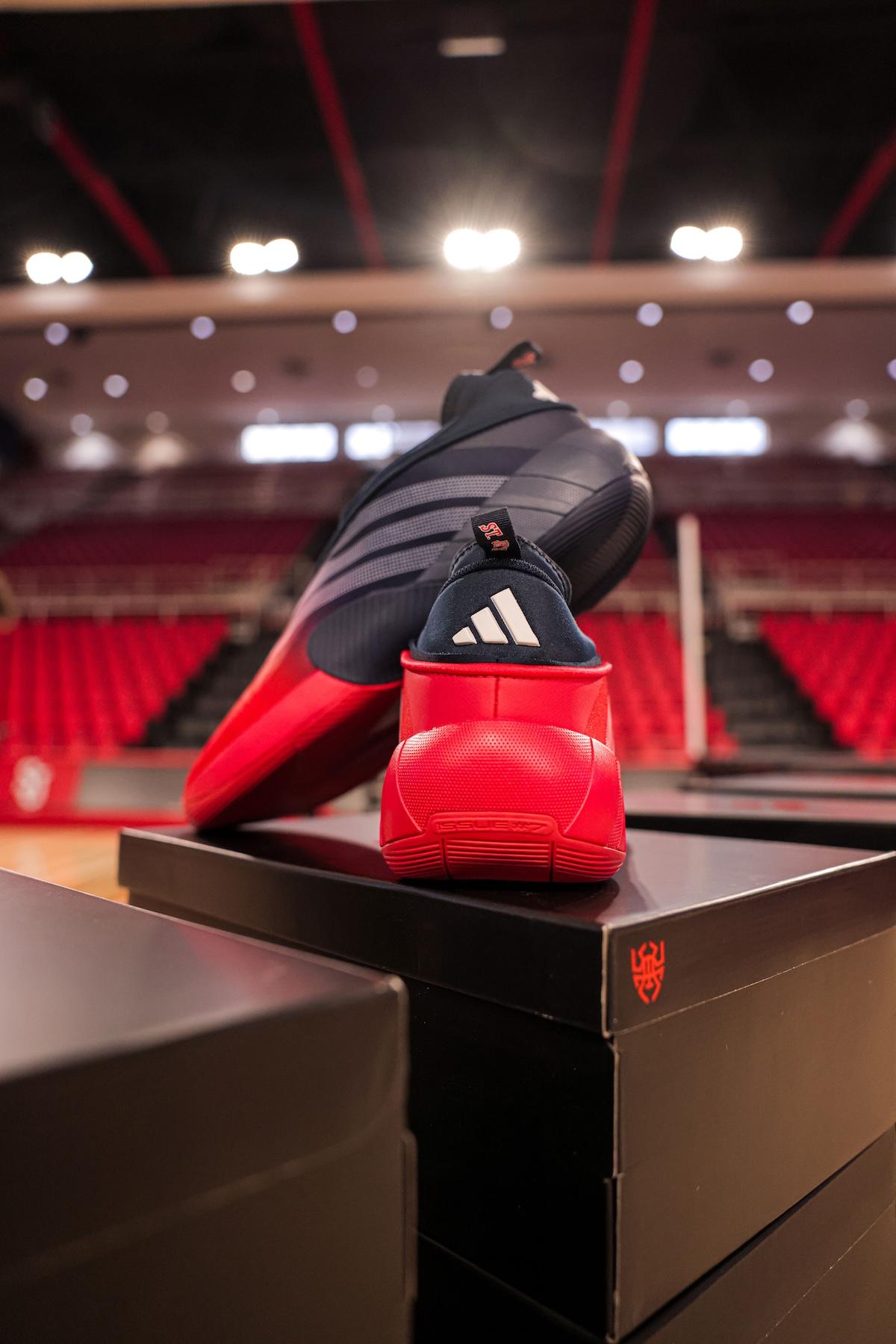 多諾萬-米切爾帶着獨家阿迪達斯 DON Issue 7 PE 登上聖約翰球場 Donovan Mitchell, adidas Don Issue 7, adidas - 多諾萬-米切爾帶着獨家阿迪達斯 DON Issue 7 PE 登上聖約翰球場