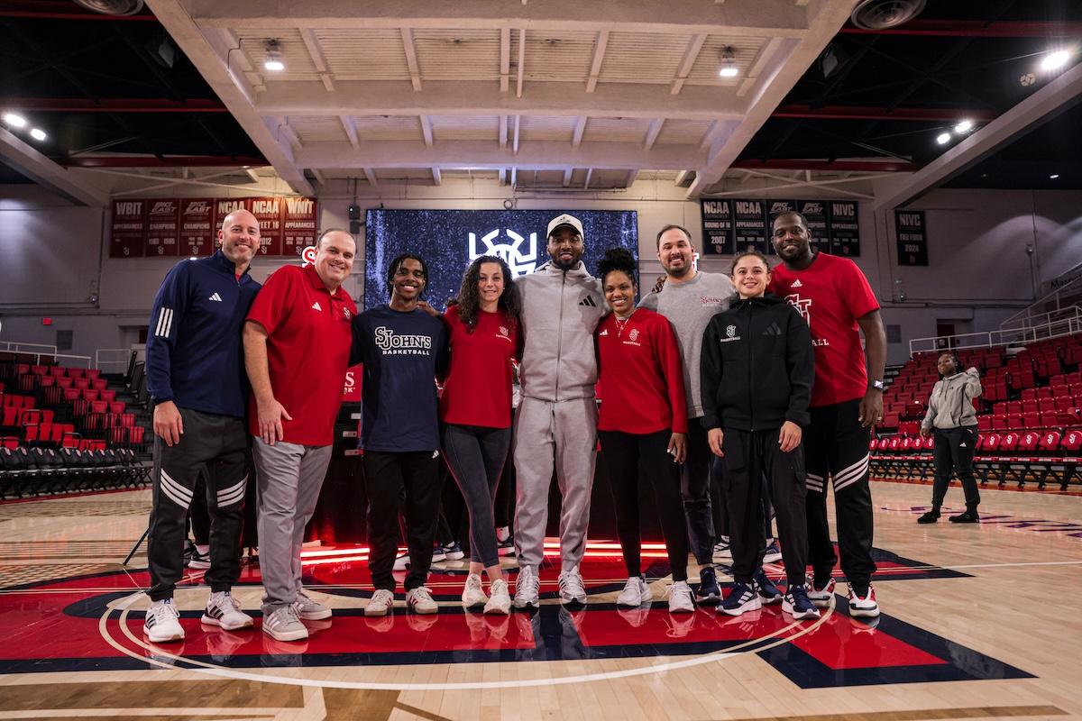 多諾萬-米切爾帶着獨家阿迪達斯 DON Issue 7 PE 登上聖約翰球場 Donovan Mitchell, adidas Don Issue 7, adidas - 多諾萬-米切爾帶着獨家阿迪達斯 DON Issue 7 PE 登上聖約翰球場