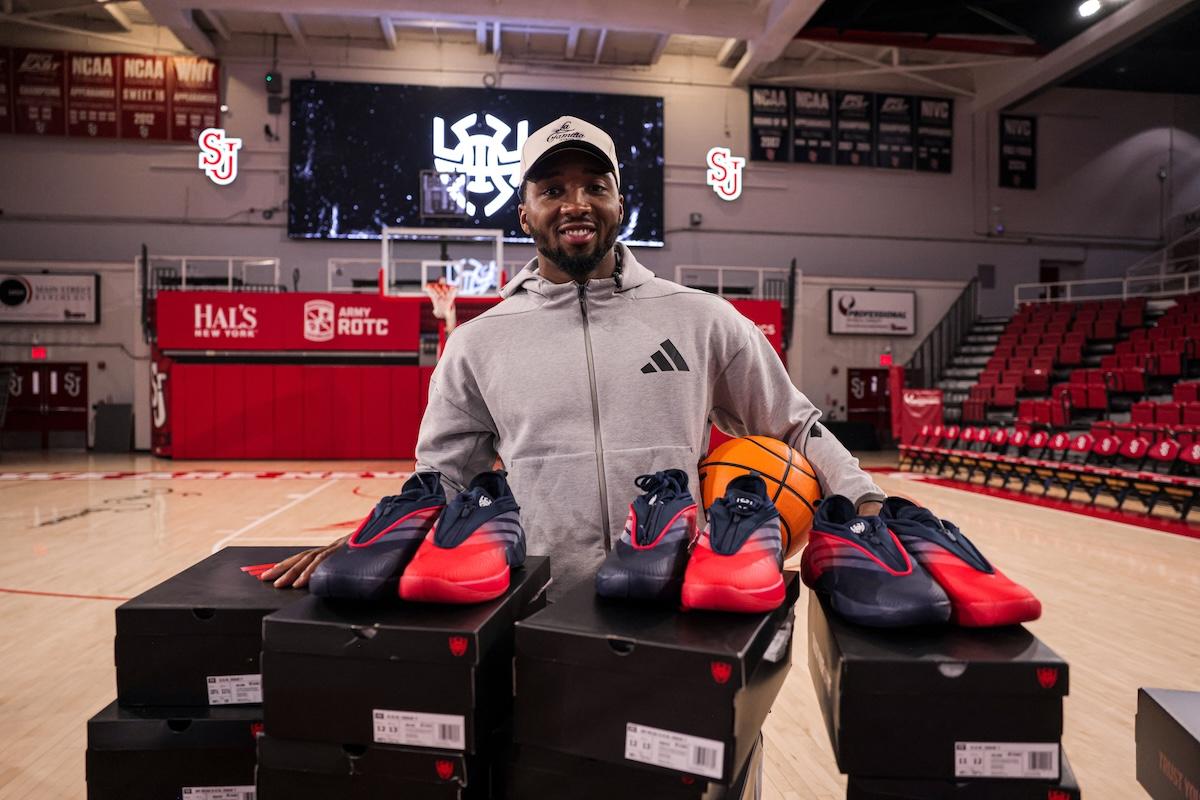 多諾萬-米切爾帶着獨家阿迪達斯 DON Issue 7 PE 登上聖約翰球場 Donovan Mitchell, adidas Don Issue 7, adidas - 多諾萬-米切爾帶着獨家阿迪達斯 DON Issue 7 PE 登上聖約翰球場