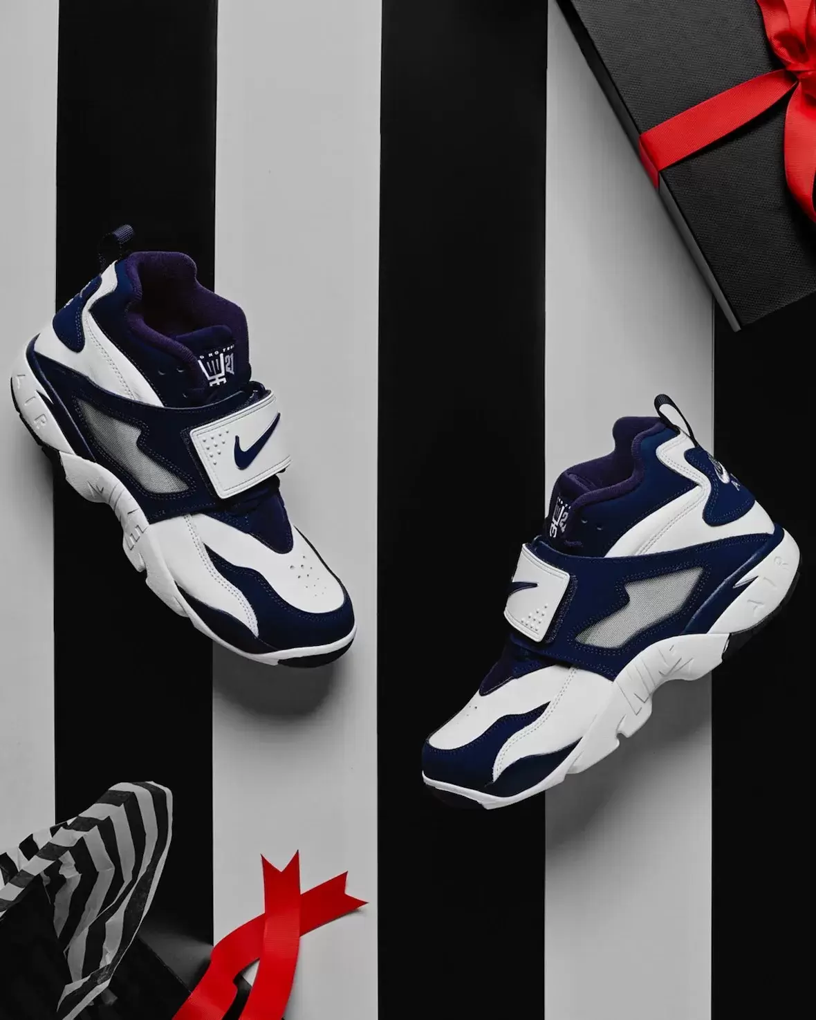 Nike Air Foamposite Pro, Nike Air Diamond Turf, Foot Locker, Air Jordan 8, Air Jordan 11 - Foot Locker 為 2025 年 12 月准備的精美禮物包括 "Bugs "喬丹 8、"Gamma "11、GT Future 等。