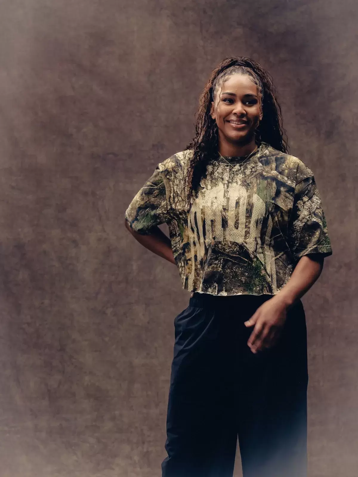 Jordan Brand, Carmelo Anthony - 喬丹品牌與基揚-安東尼、布澤爾雙胞胎姐妹和莎拉-斯特朗簽下無薪大合同