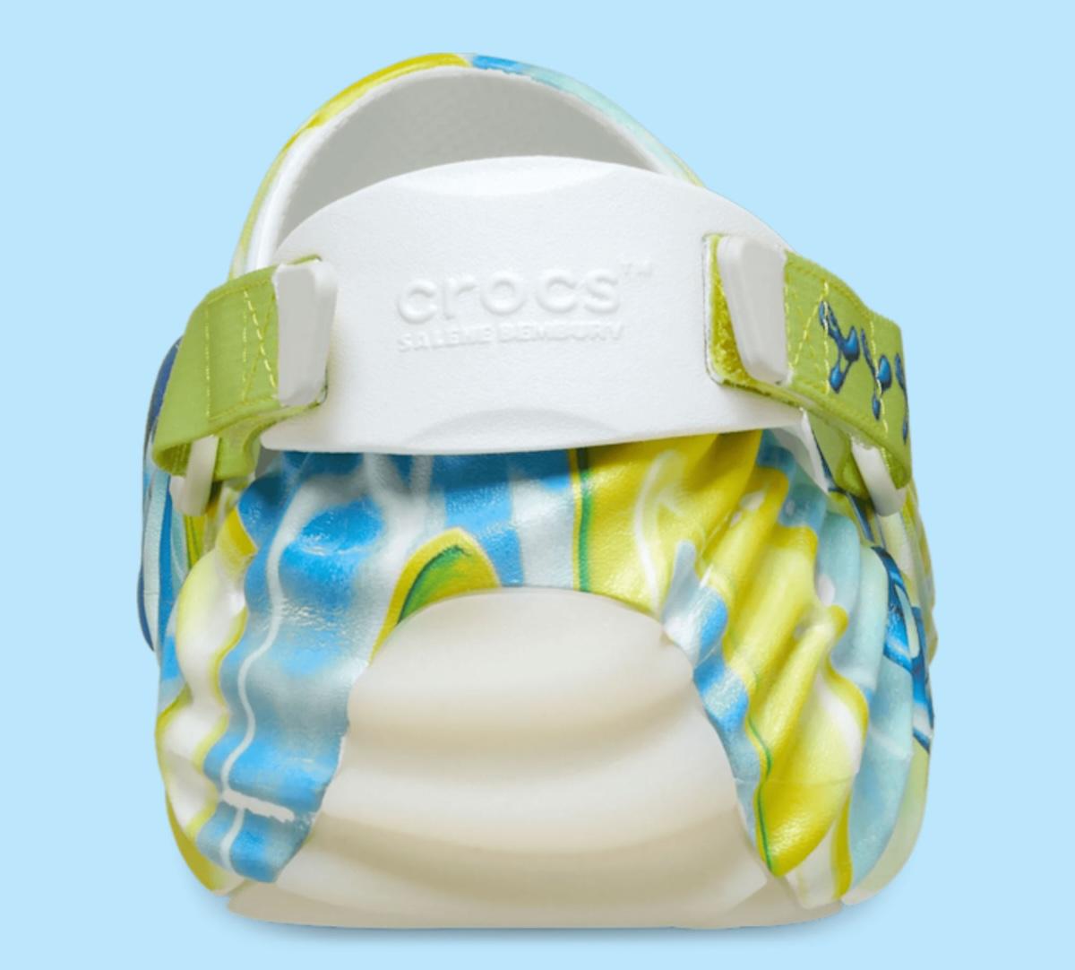 Salehe Bembury 找來 Kenny Scharf 對 Pollex 木屐進行生動改造 Salehe Bembury, END, Crocs - Salehe Bembury 找來 Kenny Scharf 對 Pollex 木屐進行生動改造