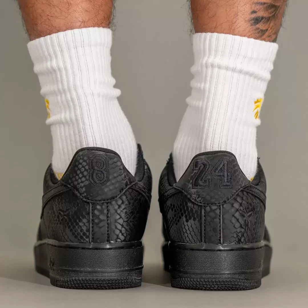 耐克科比空軍一號低配版 "三重黑 "現已上市(2025 年 11 月) Nike Air Force 1 Low, Nike Air Force 1, Kobe Bryant Shoes - 耐克科比空軍一號低配版 "三重黑 "現已上市(2025 年 11 月)